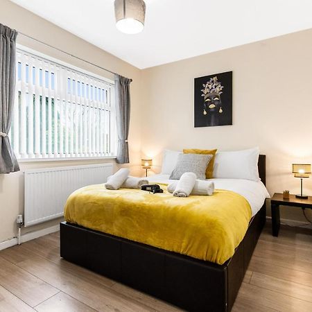 Off Road Parking, Garden, Tv'S In Bedrooms Morriston Exterior foto