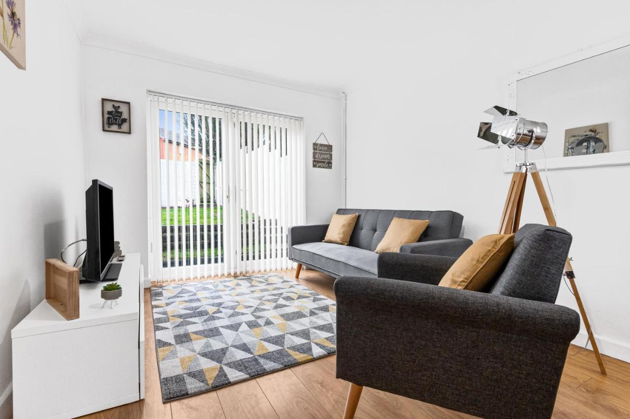 Off Road Parking, Garden, Tv'S In Bedrooms Morriston Exterior foto