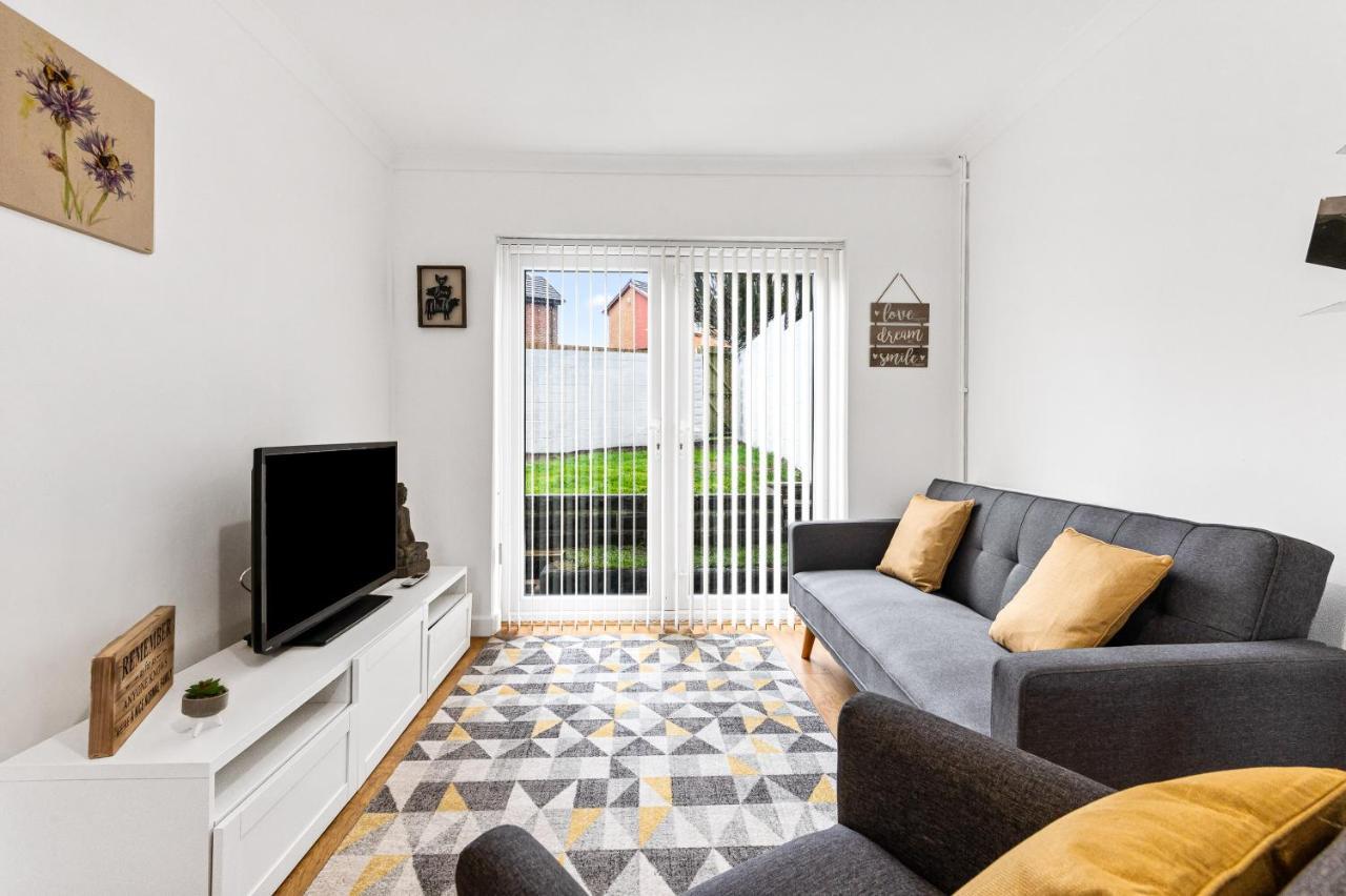 Off Road Parking, Garden, Tv'S In Bedrooms Morriston Exterior foto