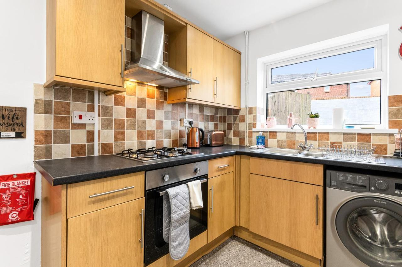 Off Road Parking, Garden, Tv'S In Bedrooms Morriston Exterior foto