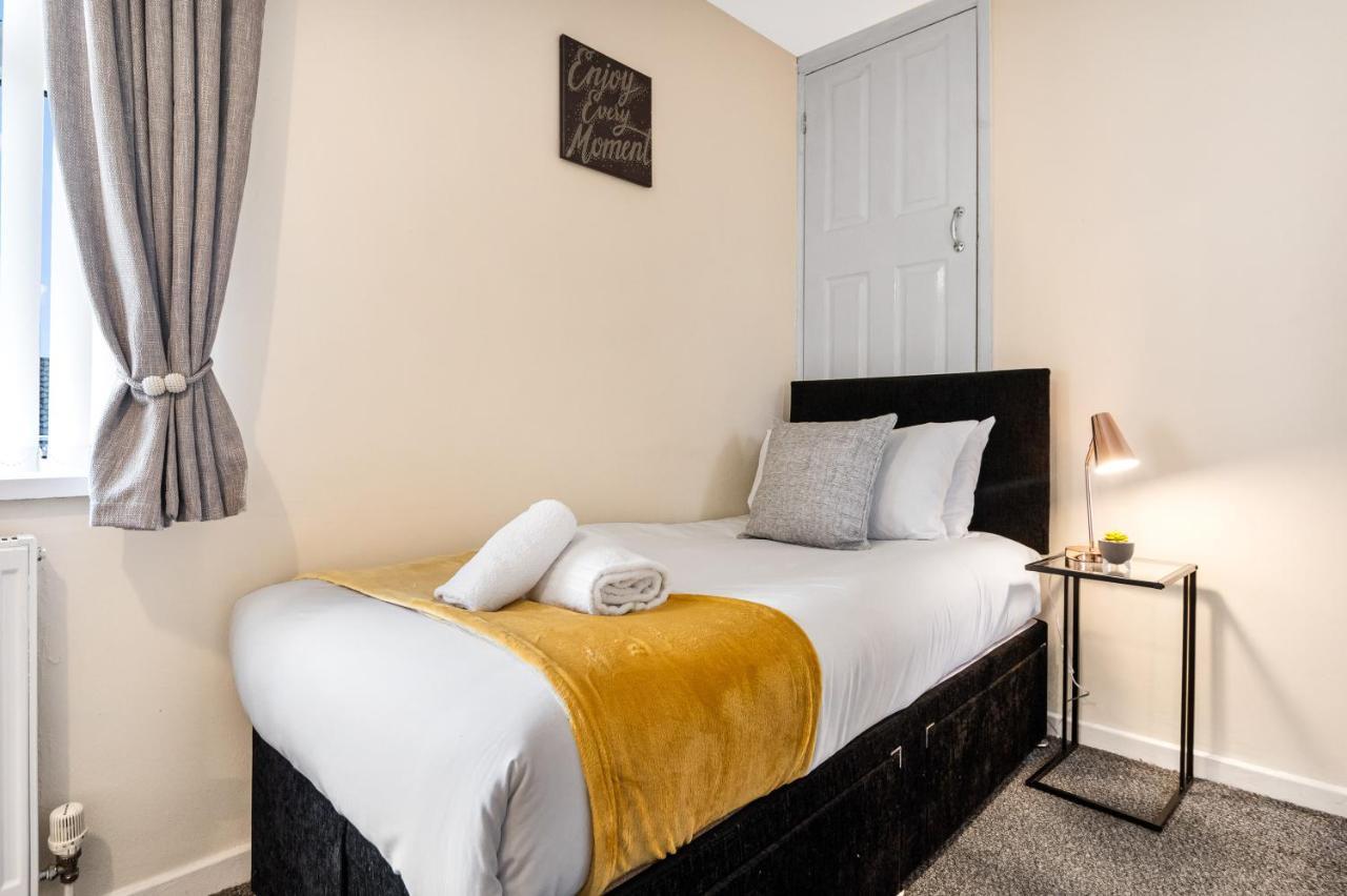 Off Road Parking, Garden, Tv'S In Bedrooms Morriston Exterior foto